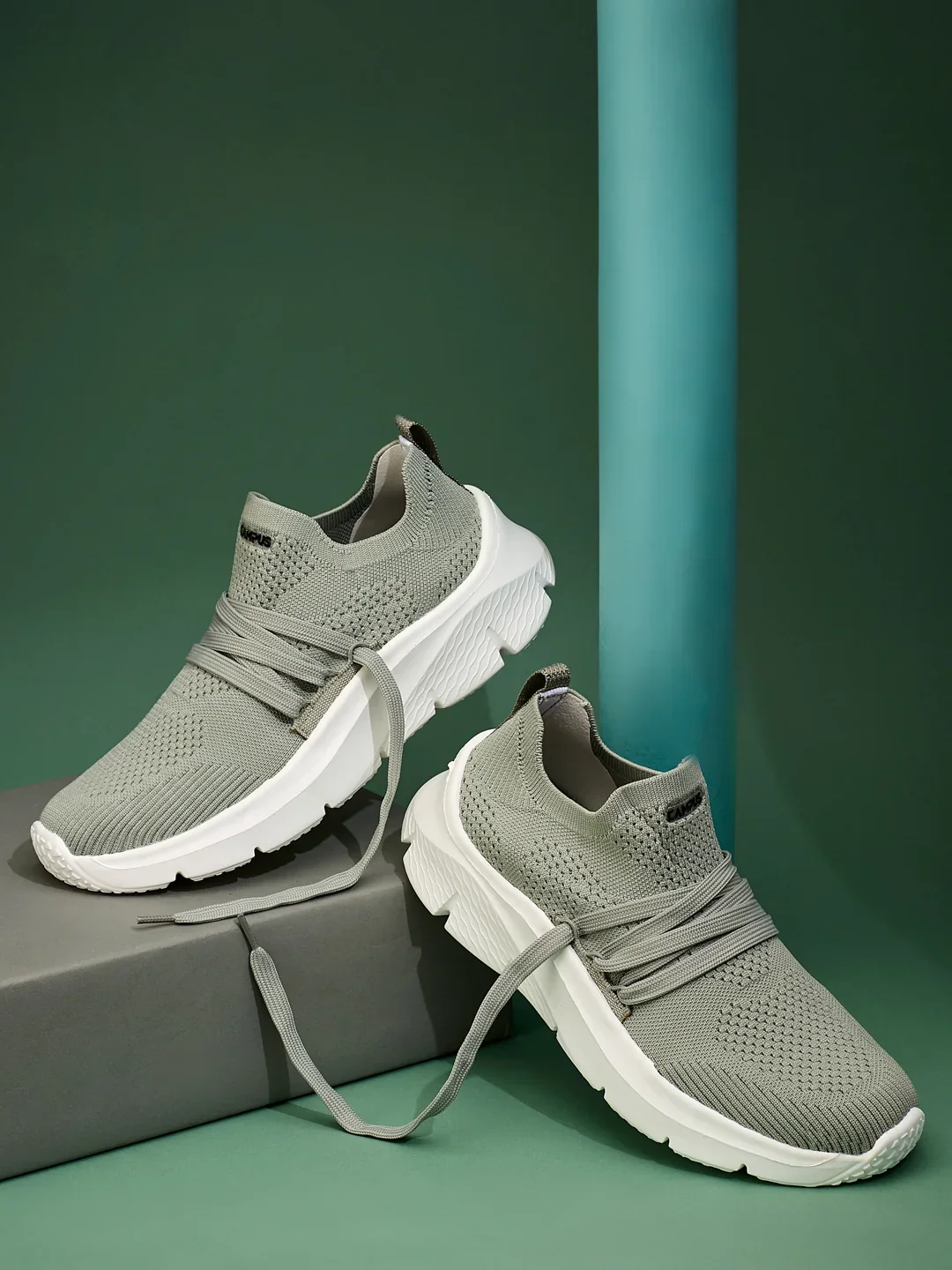 ANTIL Green Women's Walking Shoes