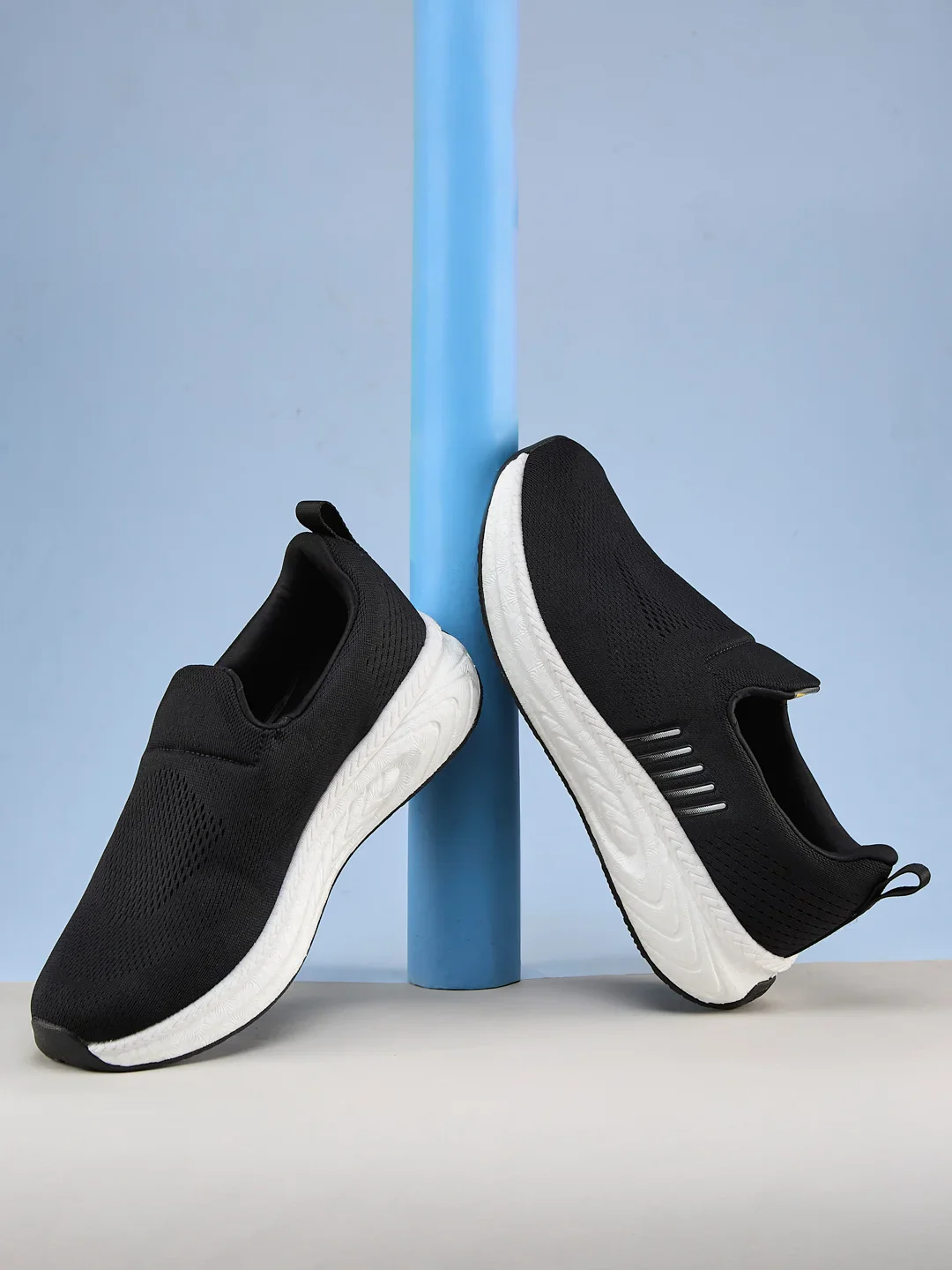 BALLER Black Men's Walking Shoes