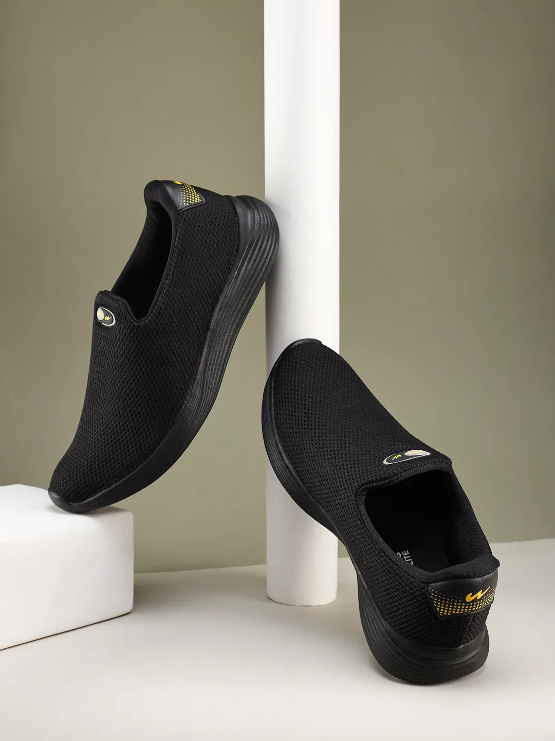 COCO Black Men's Walking Shoes