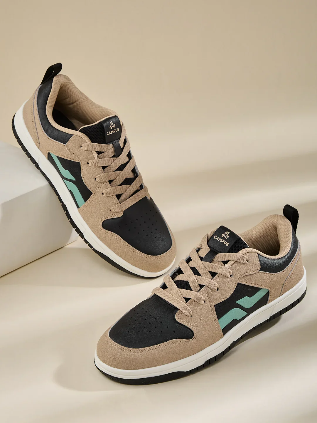 CRUVO Black Men's Sneakers