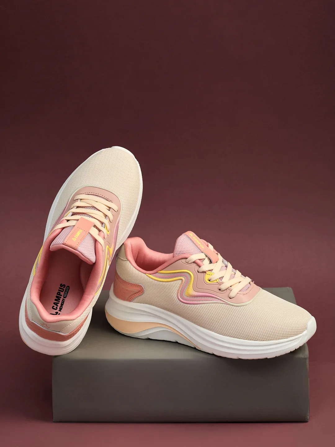 FABRA Beige Women's Running Shoes