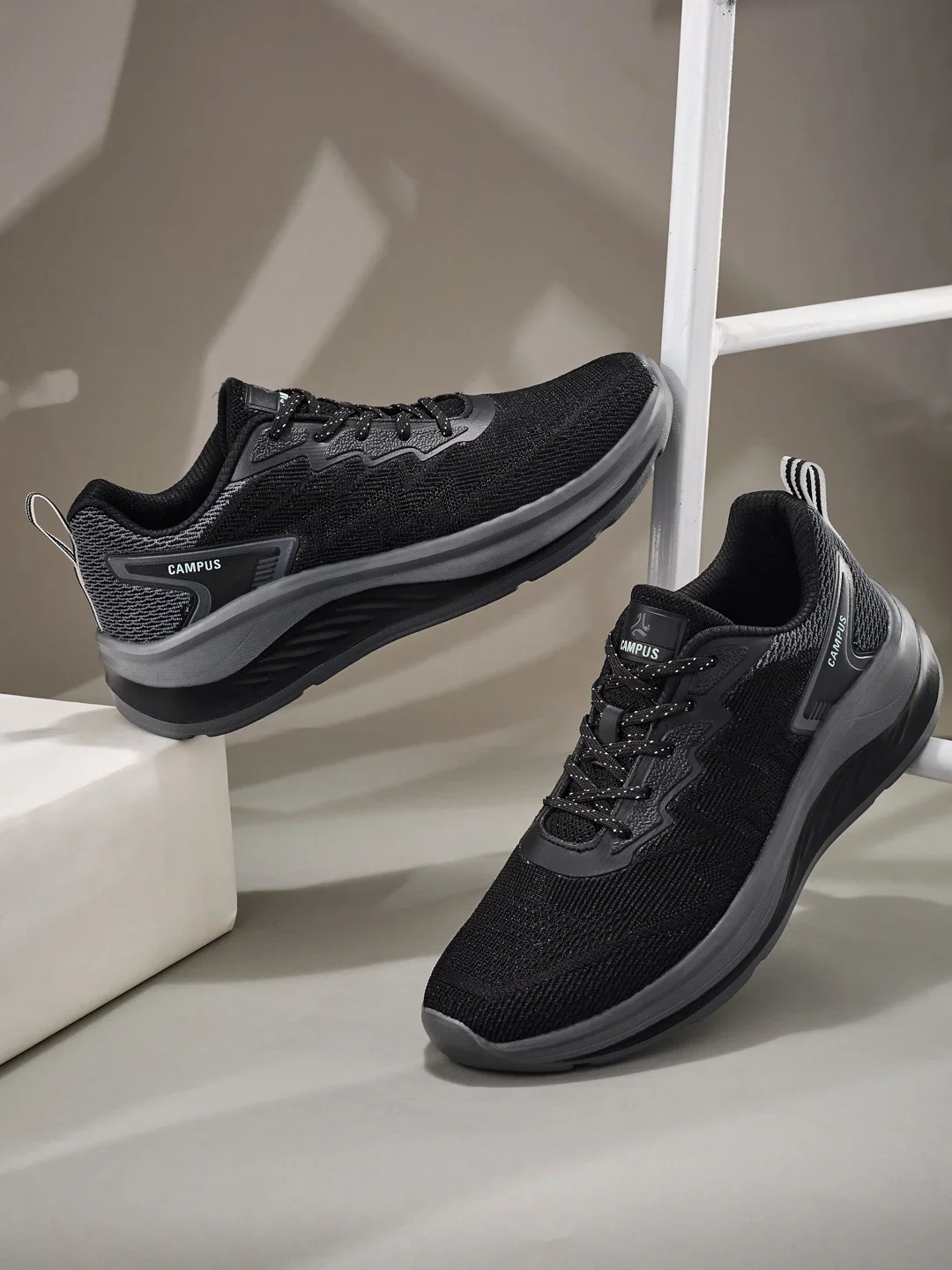 FYBER Black Men's Running Shoes