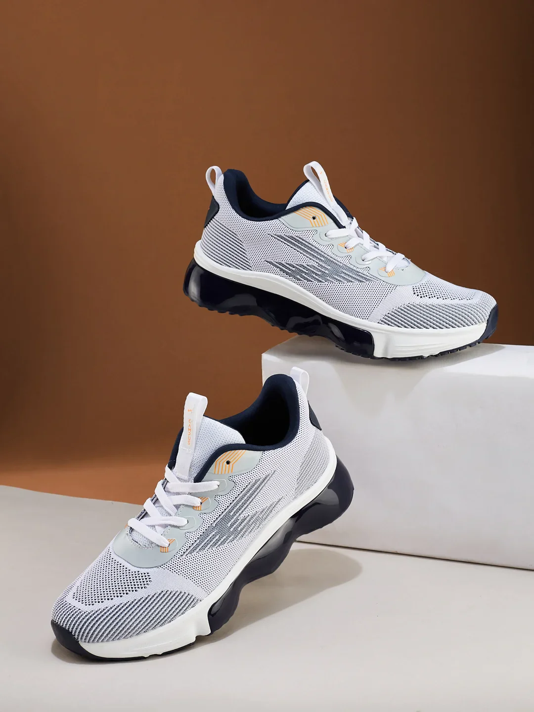 SPADE White Men's Running Shoes