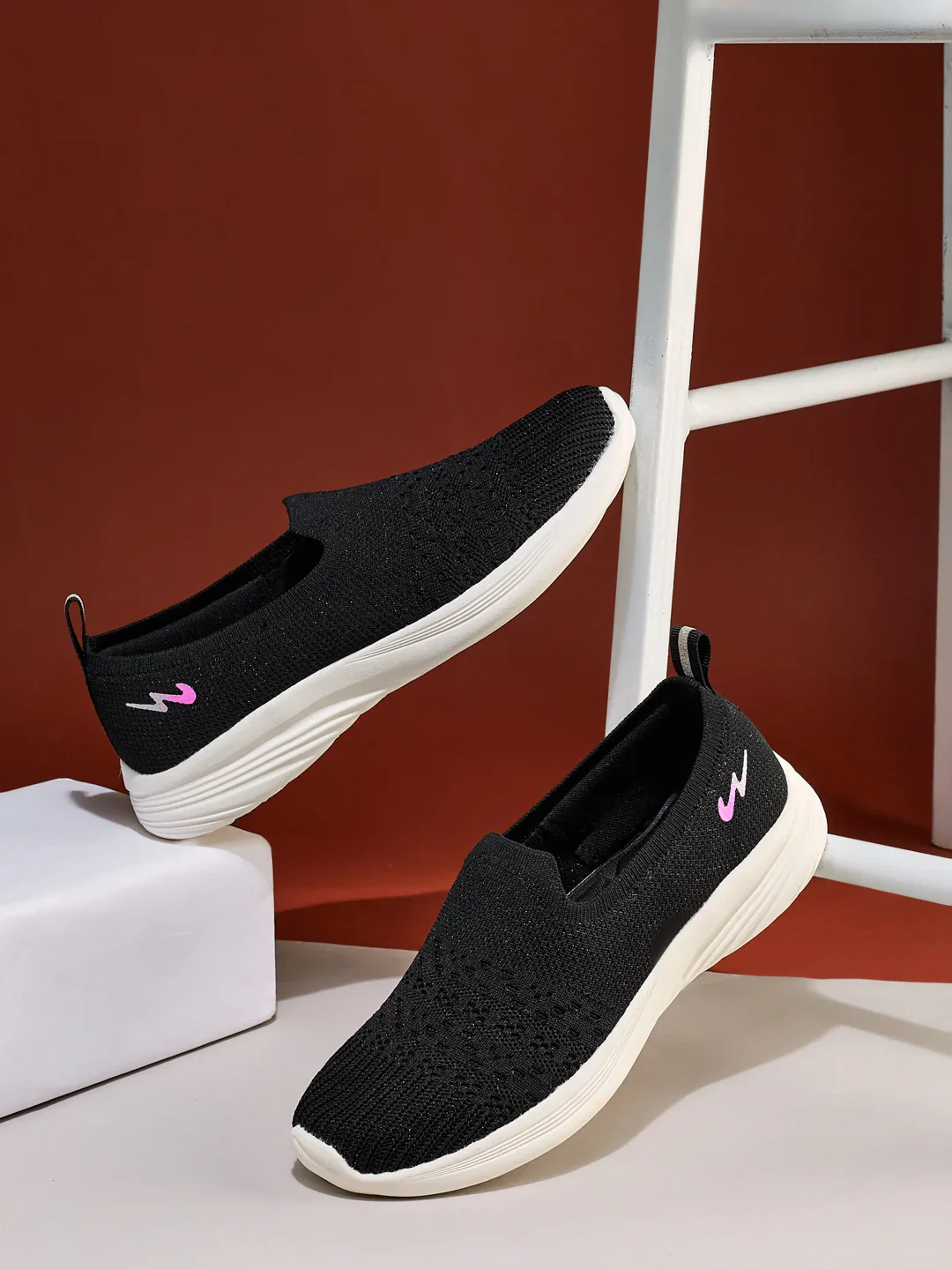 SWING Black Women's Walking Shoes